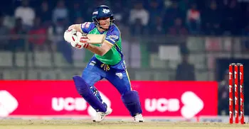 Warner’s brilliant batting helps Sixers to post 158