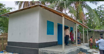 বদলগাছীতে প্রধানমন্ত্রীর বাড়ি পেলেন ১৫ আদিবাসী