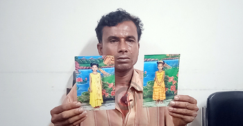 রিকশাচালক বেশে দুই মেয়েকে খুঁজে বেড়ান ইদ্রিস আলী