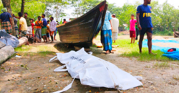বরগুনায় ট্রলার ডুবিতে নিখোঁজ ২ শ্রমিকের মরদেহ উদ্ধার