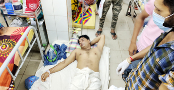 সেই মাদক কারবারির পেট থেকে বের করা হলো ইয়াবা