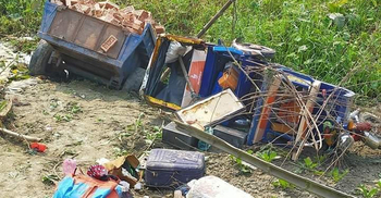 অটোরিকশার সঙ্গে মুখোমুখি সংঘর্ষ, অন্তঃসত্ত্বা নারীসহ নিহত ২