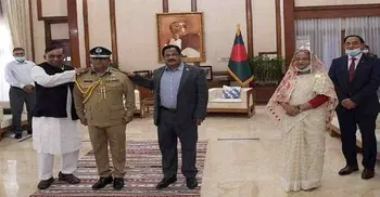 Benazir adorned with IGP Rank Badge
