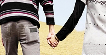 ১০ লাখ টাকা ও ৪ ভরি স্বর্ণালঙ্কার নিয়ে উধাও প্রবাসীর স্ত্রী