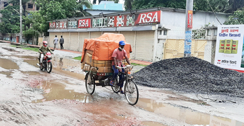 কুষ্টিয়ার সড়কে নামলেই ভোগান্তি