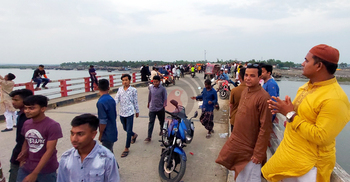 চৌফলদন্ডী-খুরুশকুল সেতু বেশি টানে উপকূলীয় পর্যটকদের