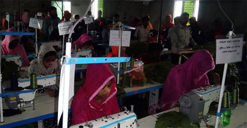 গাজীপুরে লোডশেডিংয়ে কারখানায় উৎপাদন ব্যাহত