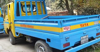 দিনমজুরের হাটে ঢুকে পড়ল পিকআপ, নিহত ৩