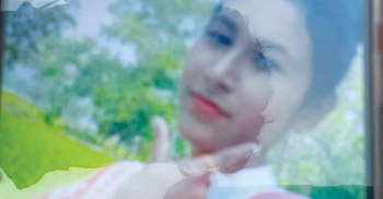 অটোভ্যানের চাকায় ওড়না পেঁচিয়ে কলেজছাত্রীর মৃত্যু