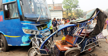 অভয়নগরে বাসের ধাক্কায় দুই কয়লা শ্রমিক নিহত