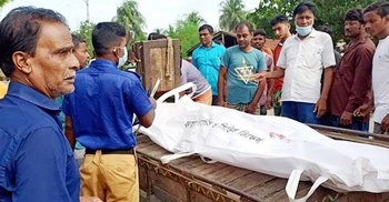 ট্রাকে পিকআপের ধাক্কা, প্রাণ গেলো হেলপারের