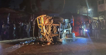 উখিয়ায় ট্রাক-সিএনজি সংঘর্ষে ঘটনাস্থলেই ঝরলো ৪ প্রাণ