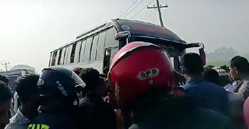 2 killed as bus hits auto-rickshaw in Bhairab