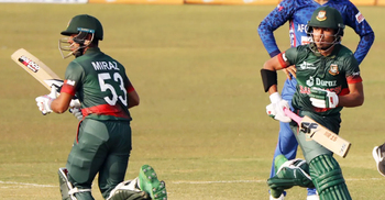 সেই আফিফ-মিরাজের জুটিতে লড়ছে বাংলাদেশ
