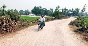 দুই বছরেও শেষ হয়নি সড়কের কাজ, ঠিকাদারের চুক্তি বাতিলের সুপারিশ