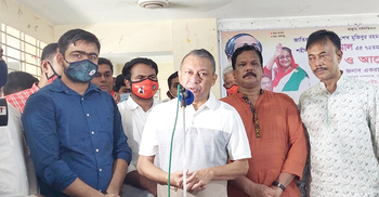 রাজনীতি ছাড়ছেন এমপি একরাম চৌধুরী