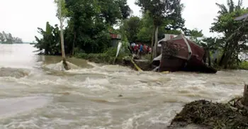 9 killed as cyclone Amphan hits Bangladesh