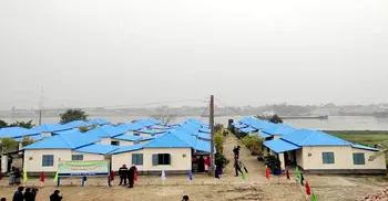 টাকা নিয়ে ঘর না দেয়ার অভিযোগ ইউপি সদস্যের বিরুদ্ধে