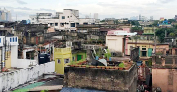 ছাদে বসে মোবাইলে গেম খেলার সময় যুবকের মৃত্যু