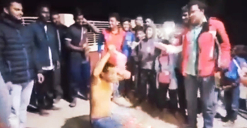 দুধ দিয়ে গোসল করে দল ছাড়লেন আর্জেন্টিনা ভক্ত