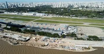 Argentina extends strict flight ban to September