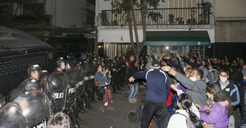 Protesters and police clash near Argentina vice-president’s home