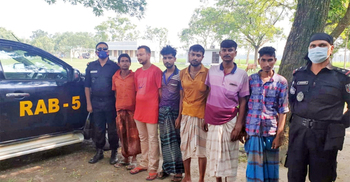 ধামইরহাটে ৬ মাদকসেবী গ্রেফতার