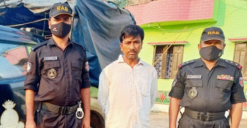 নাইক্ষ্যংছড়ি থেকে আড়াই লাখ ইয়াবাসহ কারবারি গ্রেফতার