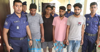 নোয়াখালীতে আগ্নেয়াস্ত্রসহ চার যুবক গ্রেফতার