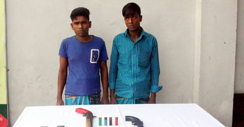র‌্যাবের অভিযানে অস্ত্রসহ দুই যুবক আটক