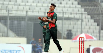 সাইফউদ্দিনের ক্যাচ মিসের পর জোড়া শিকার হাসান মাহমুদের