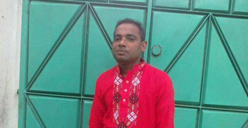 খেয়া পারাপারের সময় নৌকায় বাল্কহেডের ধাক্কা, পল্লী চিকিৎসক নিখোঁজ