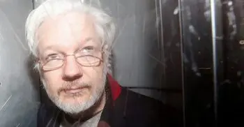 Trump ‘offered Assange a pardon if he denied Russia link to hack’