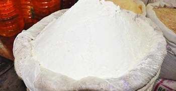 ছুটির ঘোষণা শুনেই বেড়ে গেল আটার দাম