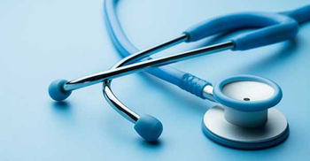 চেম্বারে রোগী দেখছিলেন ফার্মাসিস্ট, হাতেনাতে ধরলেন সিভিল সার্জন