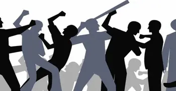 বগুড়ায় ছাত্র অধিকার পরিষদের মিছিলে যুবলীগের হামলা, আহত ১৫