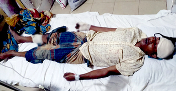 শ্রমিক লীগ নেতাকে কুপিয়ে ফেলে গেল দুর্বৃত্তরা