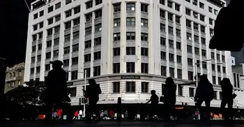 New Zealand, Australia begin to ease lockdowns