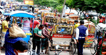 অবৈধ অটোরিকশায় দুর্ভোগে বগুড়াবাসী
