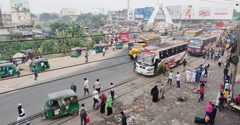 ব্রাহ্মণবাড়িয়া-ঢাকার বাস আটকে দিচ্ছেন ভৈরবের শ্রমিকরা