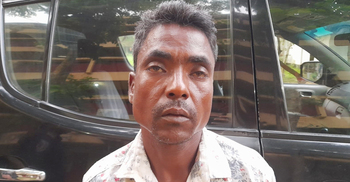 বগুড়ায় নকল স্বর্ণের মূর্তিসহ প্রতারক আটক