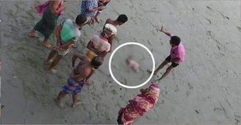 ব্রিজ থেকে ফেলে দেয়ার পরও বেঁচে ছিল শিশুটি