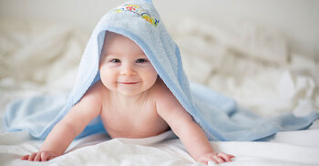 Tips to look after your newborn baby’s skin in summer