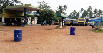 ৮৬ টাকার পেট্রল বিক্রি হচ্ছে ১০০ টাকা