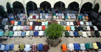 Islamic Foundation issues guidelines over namaz, safety