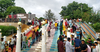 পর্যটকদের পদচারণায় মুখর বান্দরবান