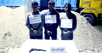 নাইক্ষ্যংছড়িতে অস্ত্রসহ আটক ৩