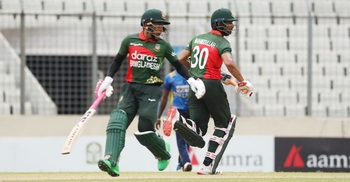 Mushfiqur Rahim's 125 hauls Bangladesh to 246