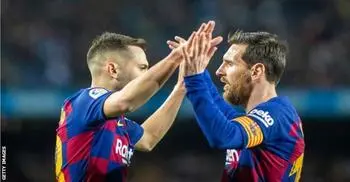 Barcelona players to take 70% pay cut