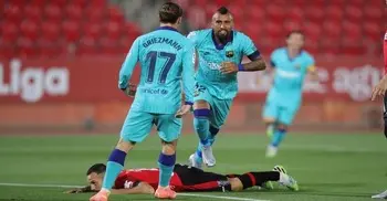 Barca gets four-goal win on their return to action
